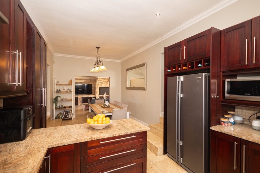 To Let 5 Bedroom Property for Rent in De Bron Western Cape